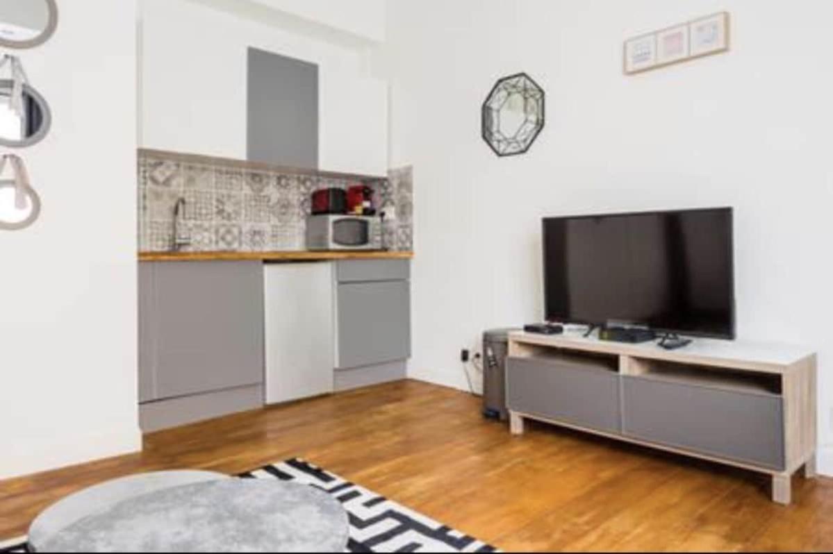 2 Cozy Pere Lachaise Nation Apartment Paris